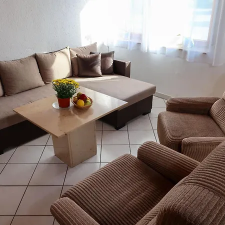 Am Paelitzsee-1 By Interhome * Strasen